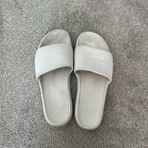 Lululemon Slides